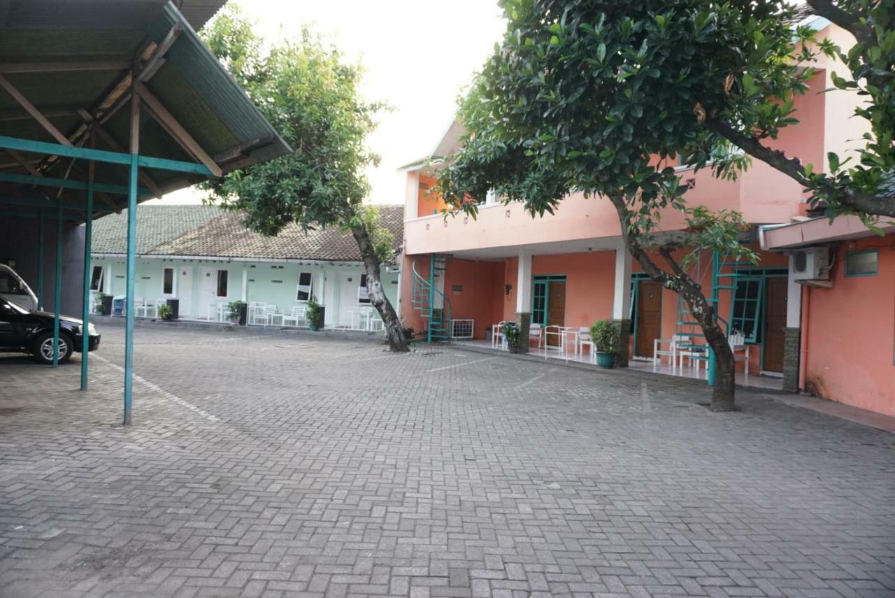 Ismoyo Hotel Yogyakarta Exterior foto